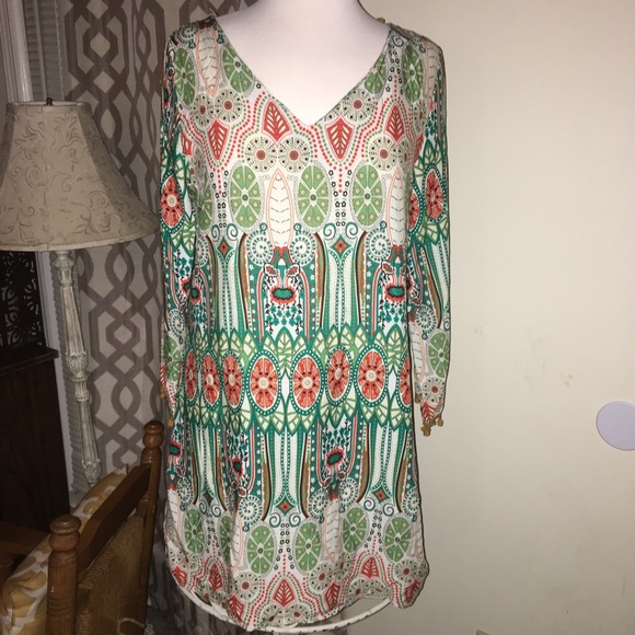 Beautiful cover-up tunic - Picture 3 of 4